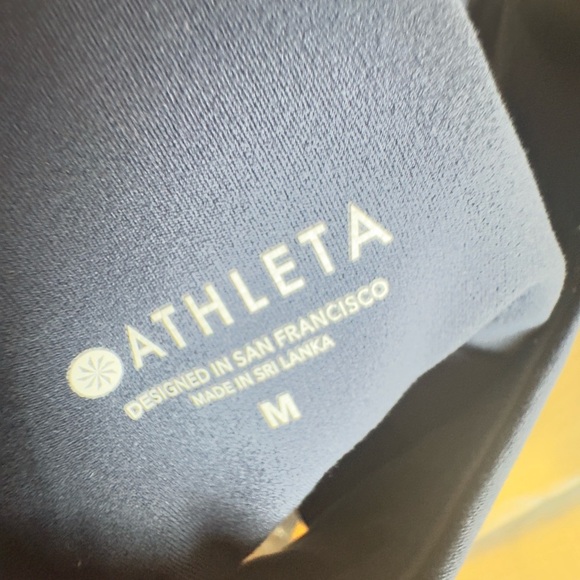 Athleta Conscious Crop Bra Top size Medium in Navy - Picture 9 of 10